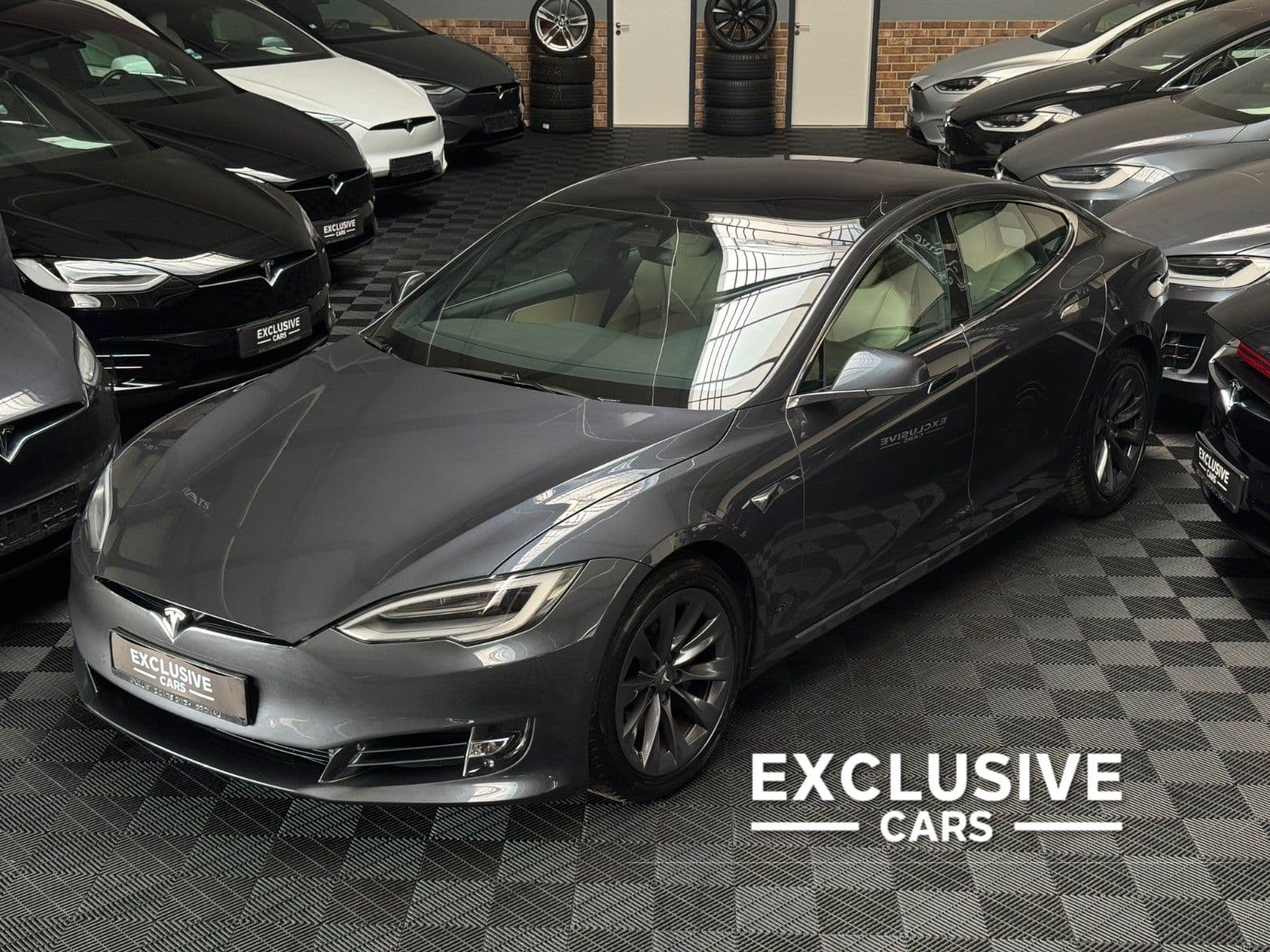 TESLA Model S - Bild 1