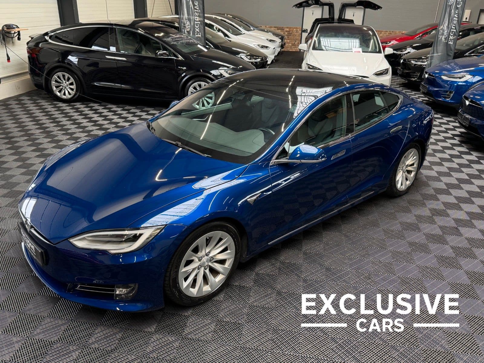 TESLA Model S - Bild 1