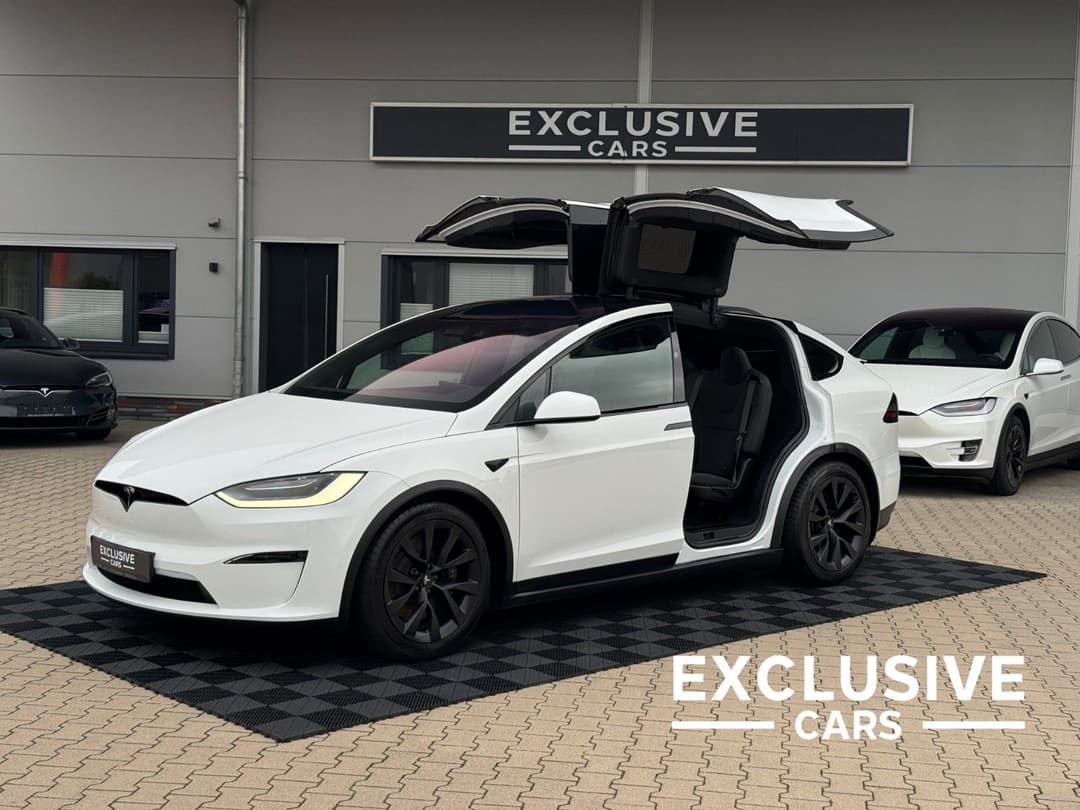 TESLA Model X