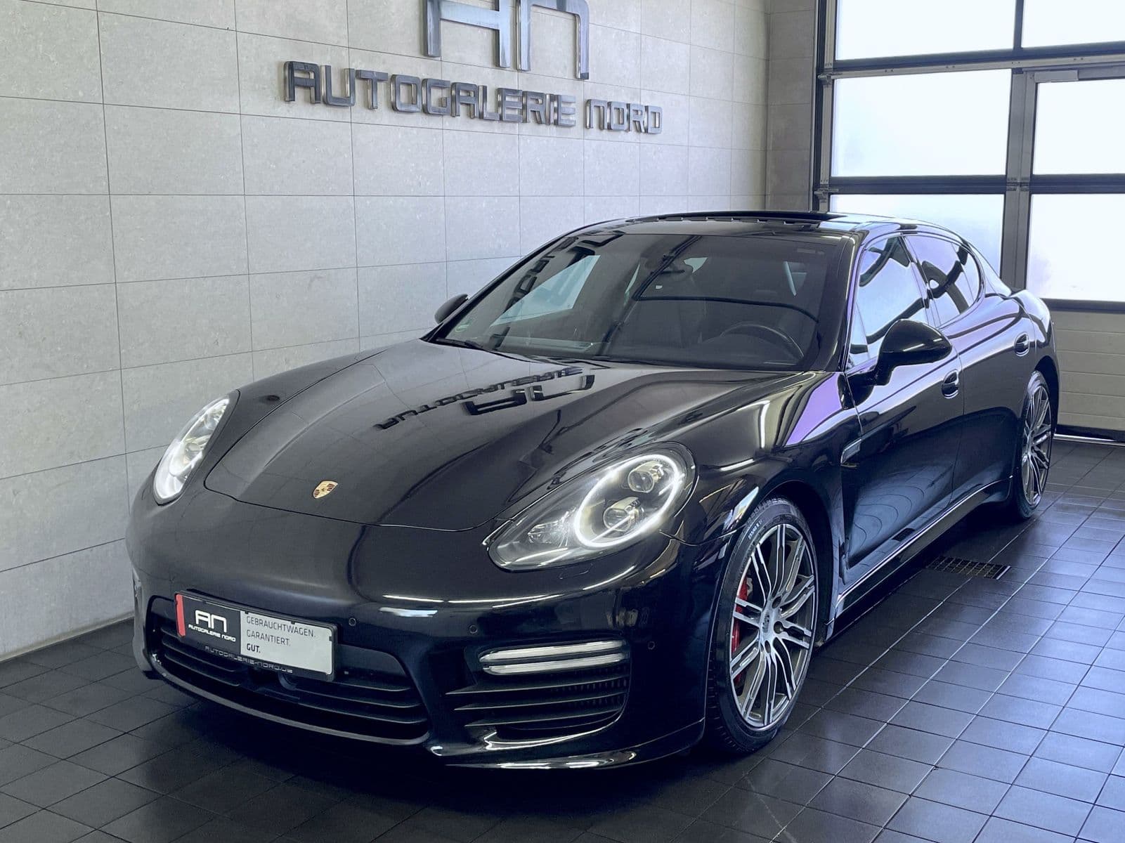 PORSCHE Panamera - Bild 1