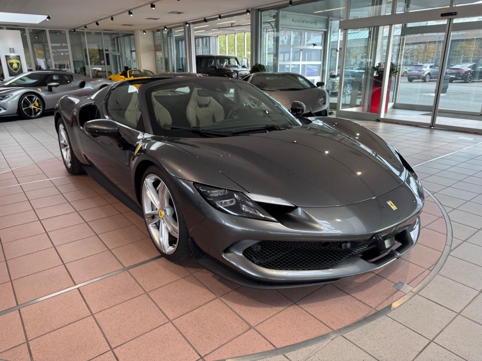 FERRARI 296 GTS - Bild 1