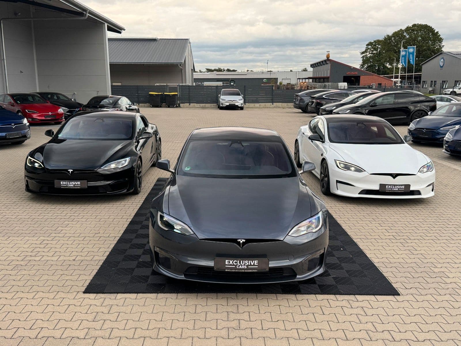 TESLA Model Y - Bild 1