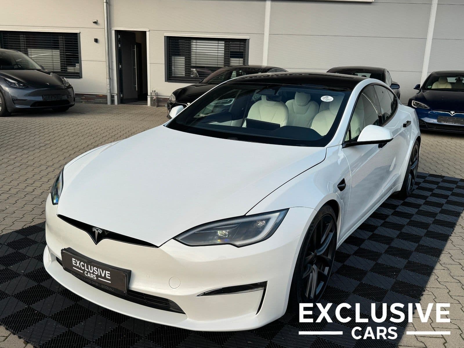 TESLA Model S - Bild 1