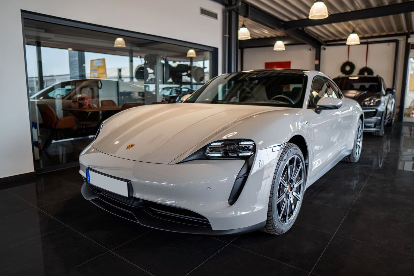 PORSCHE Taycan - Bild 1