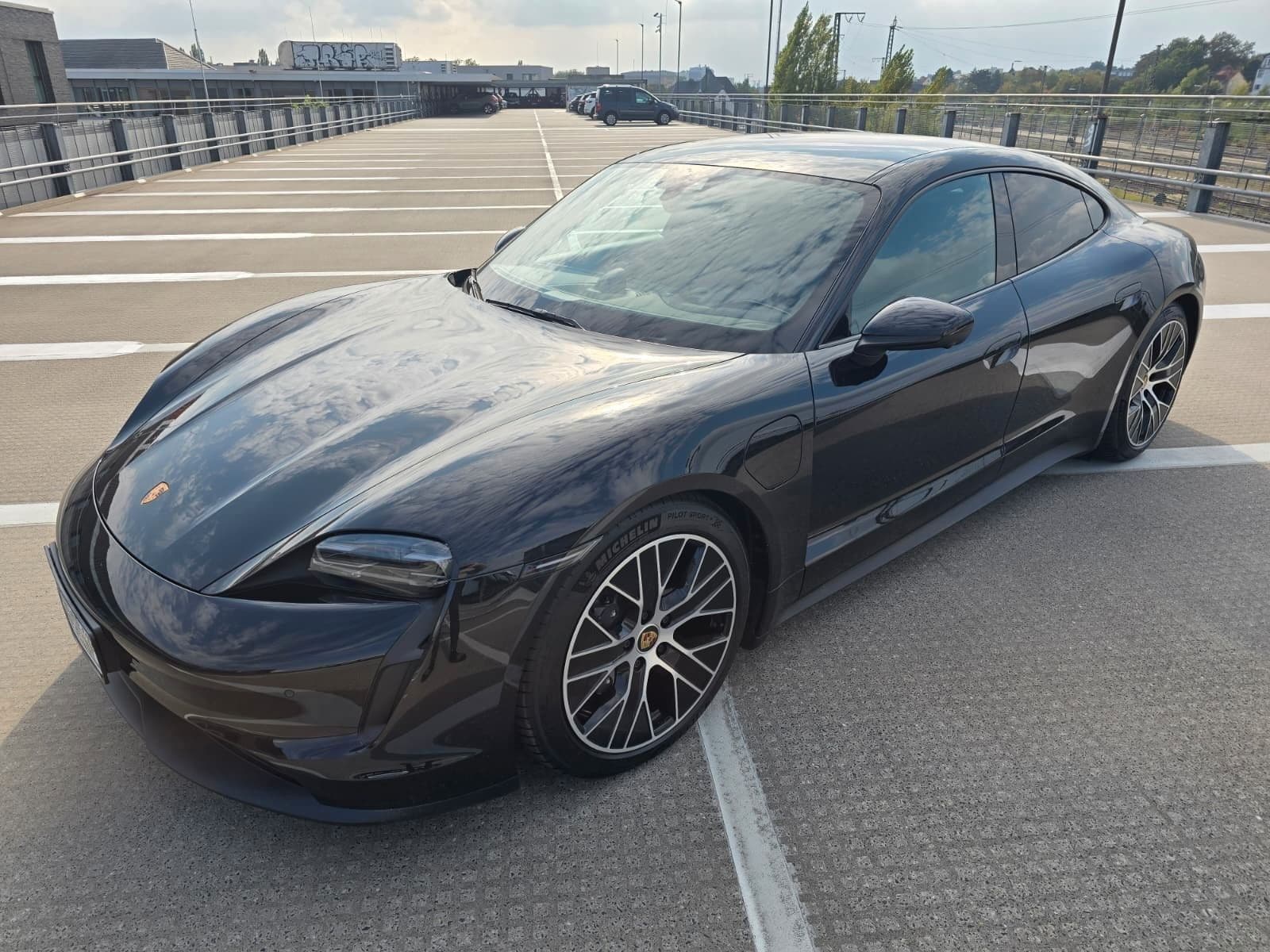 PORSCHE Taycan - Bild 1