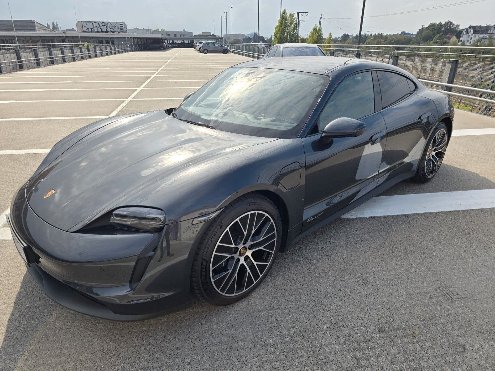 PORSCHE Taycan - Bild 1