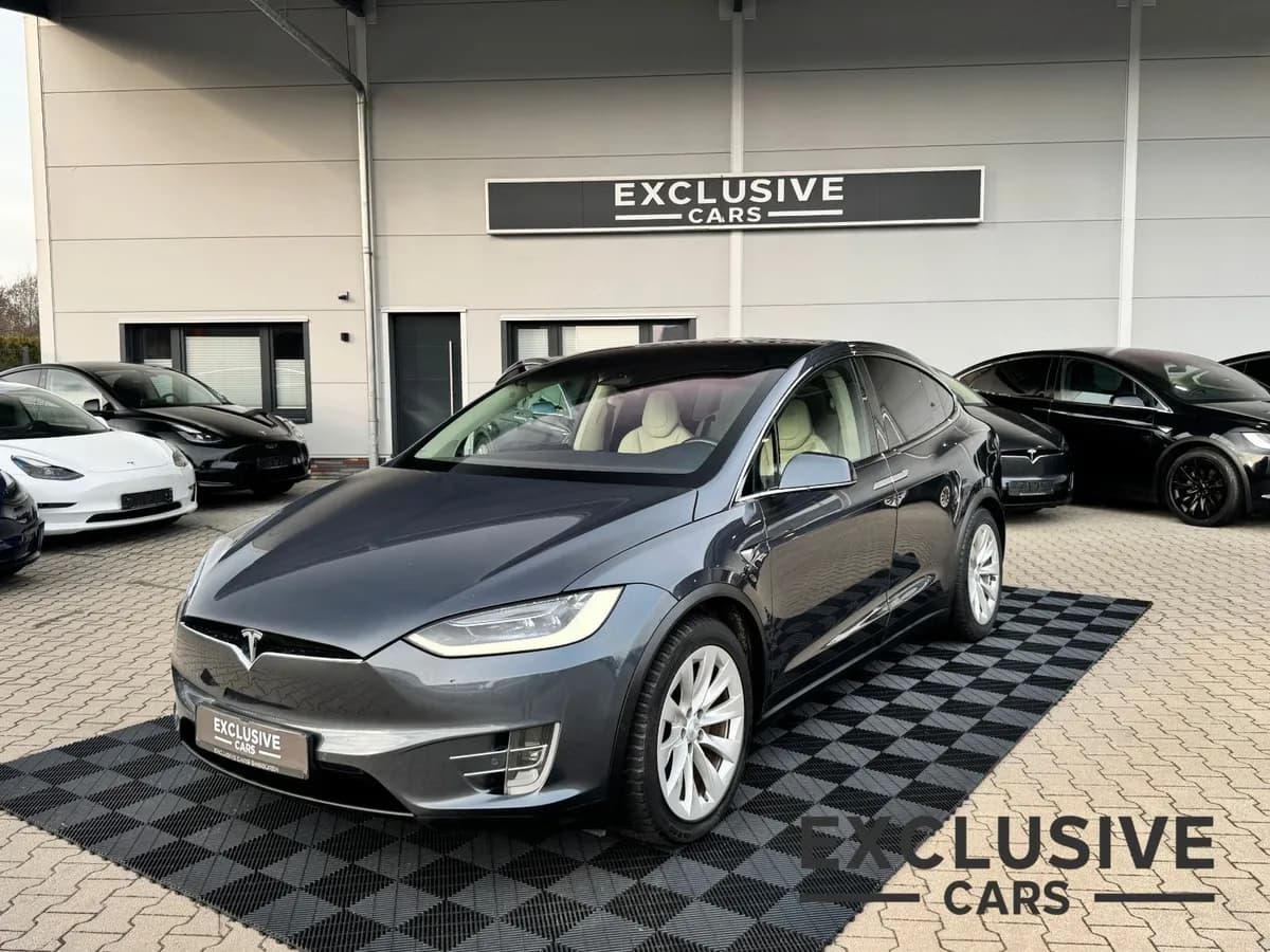 TESLA Model X - Bild 1