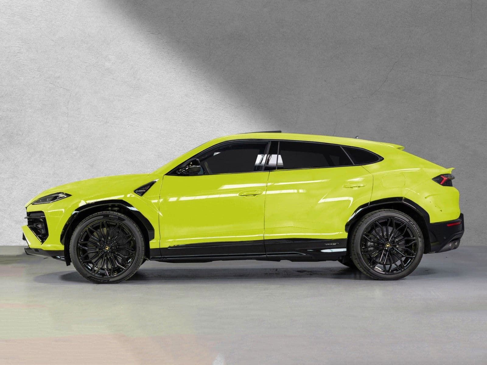LAMBORGHINI Urus - Bild 1