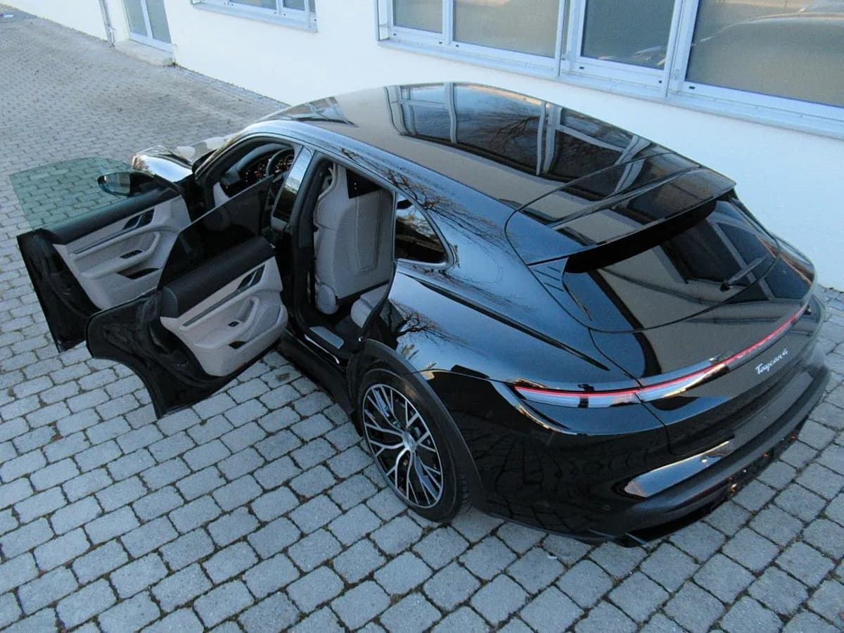 PORSCHE Taycan - Bild 1