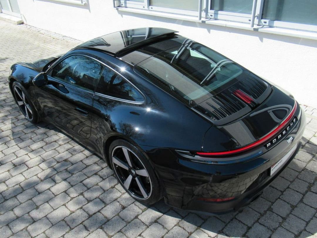 PORSCHE 992