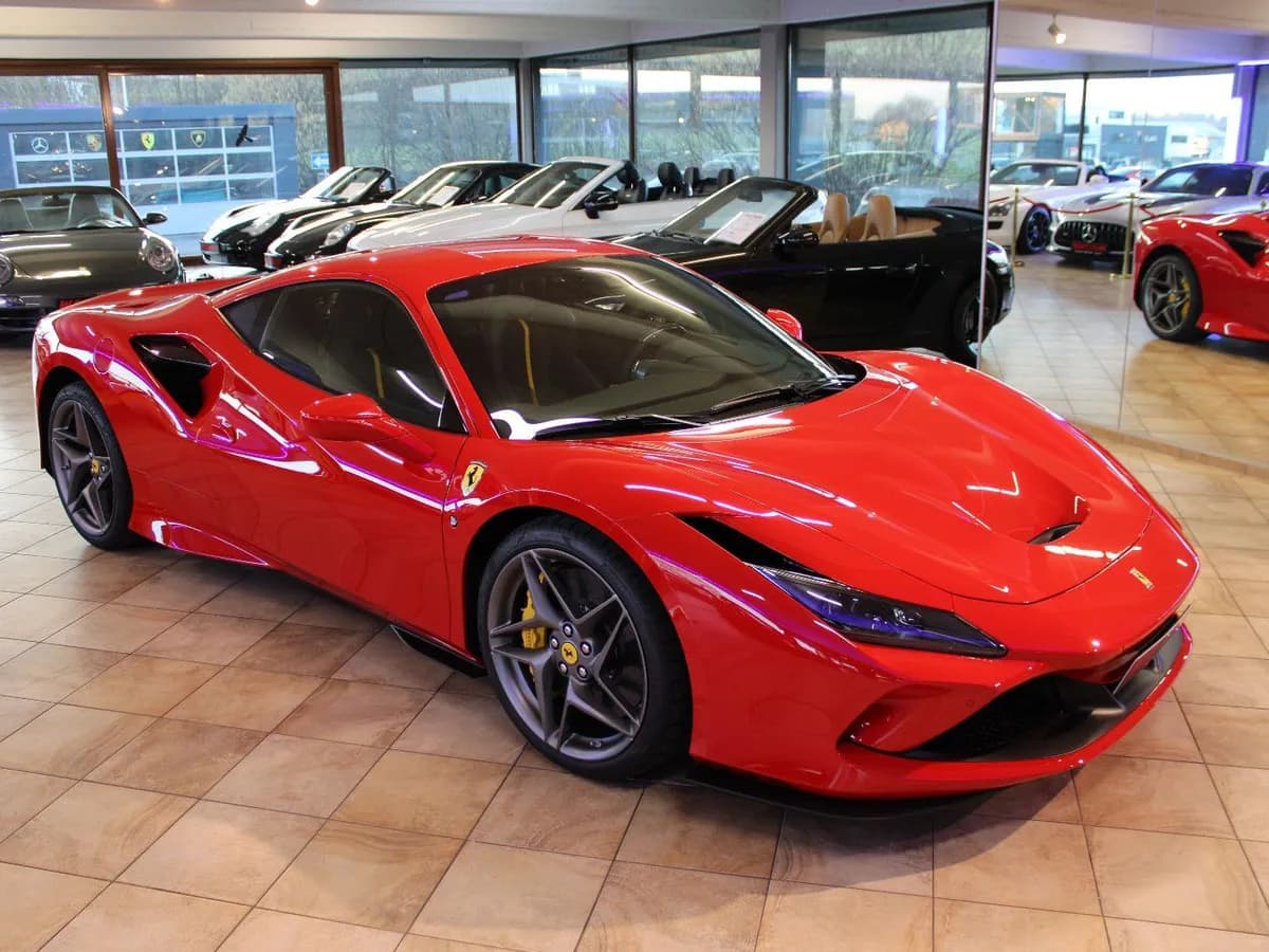 FERRARI F8 - Bild 1