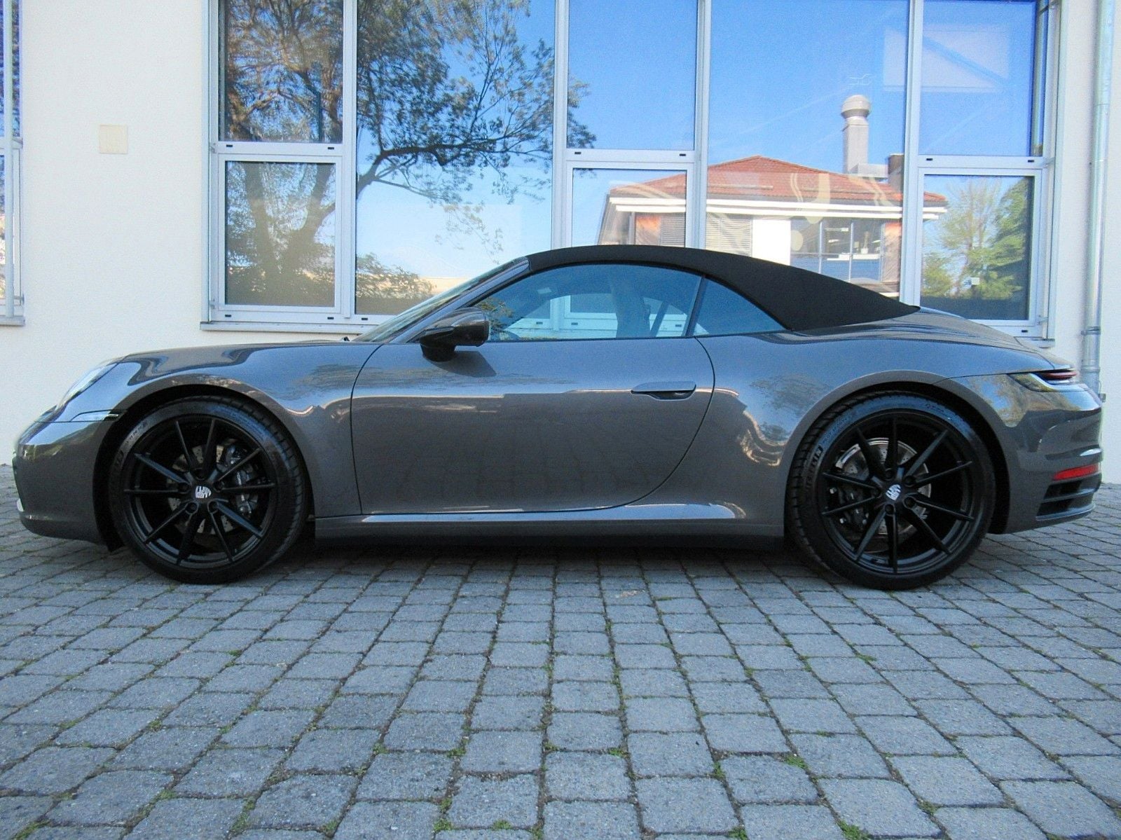 PORSCHE 992