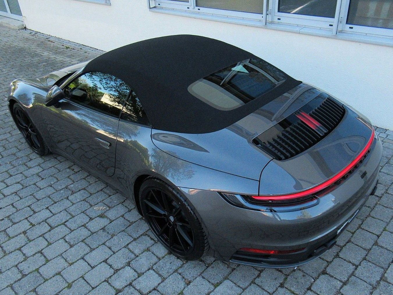PORSCHE 992