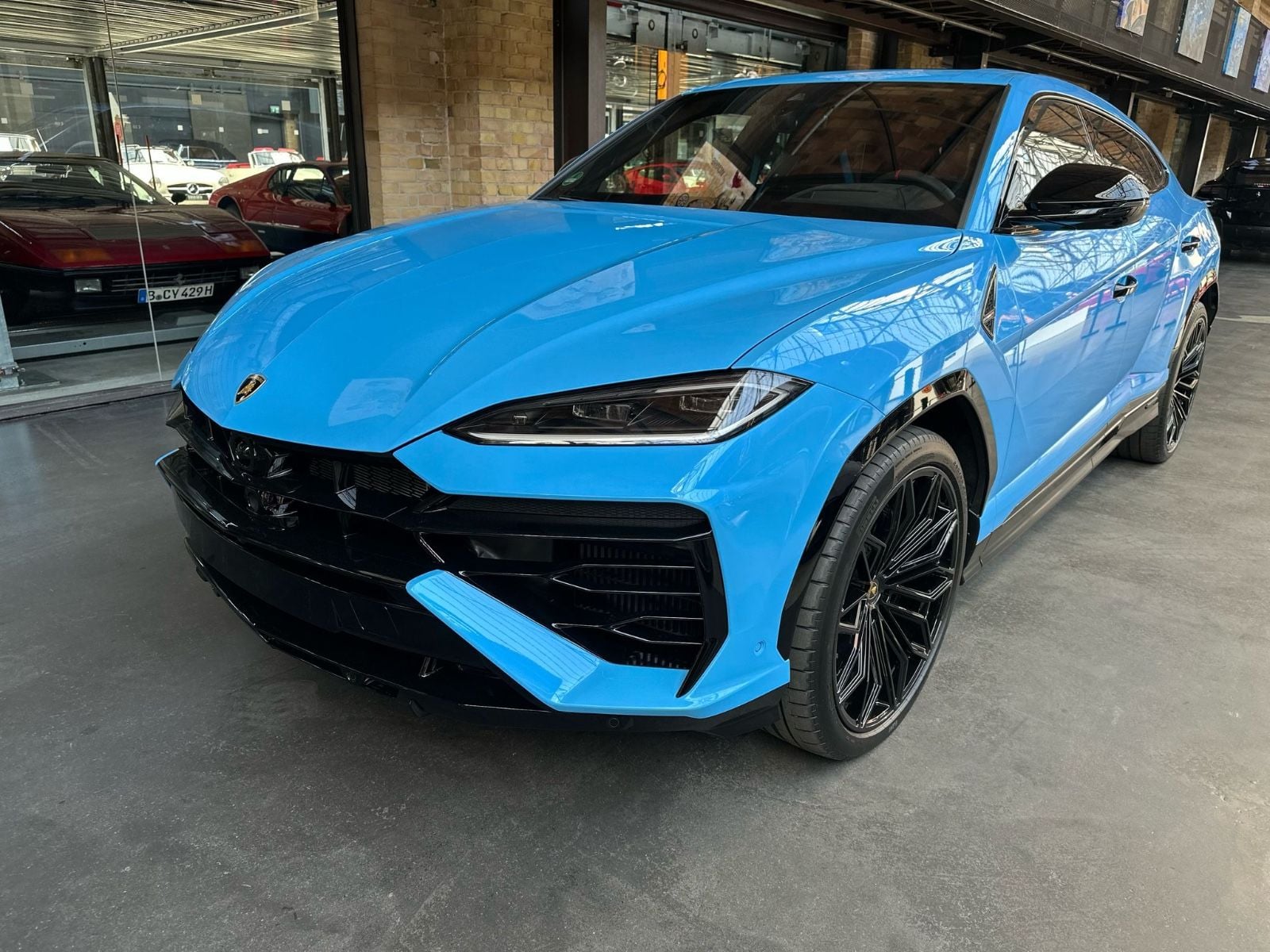 LAMBORGHINI Urus