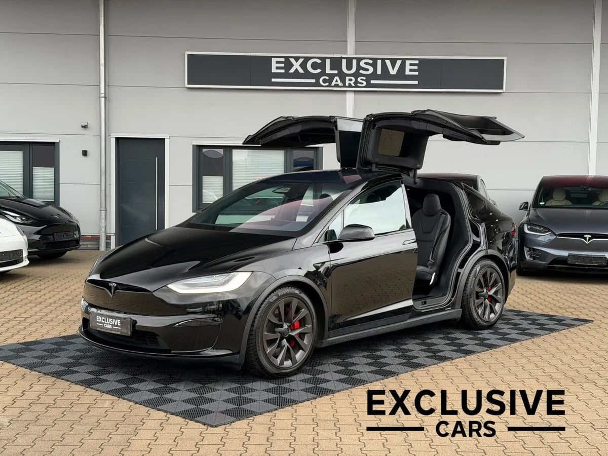 TESLA Model X
