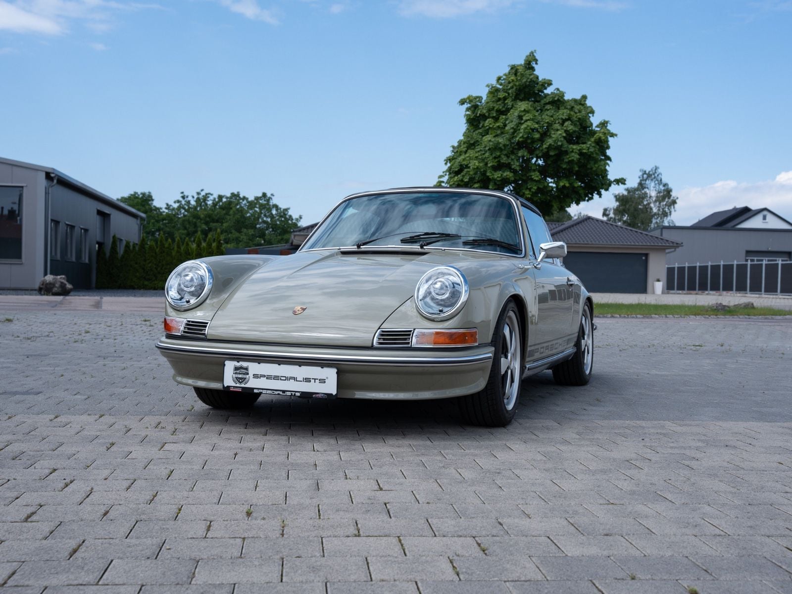 PORSCHE 911