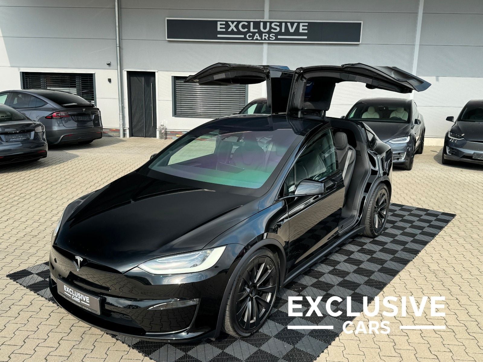 TESLA Model X