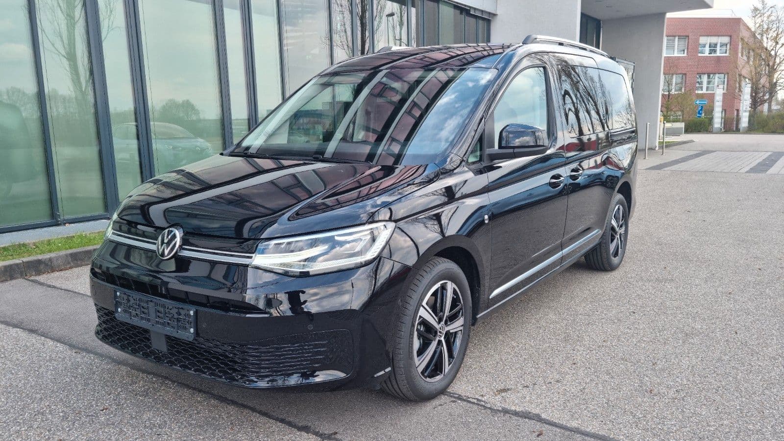 VW Caddy Maxi - Bild 1