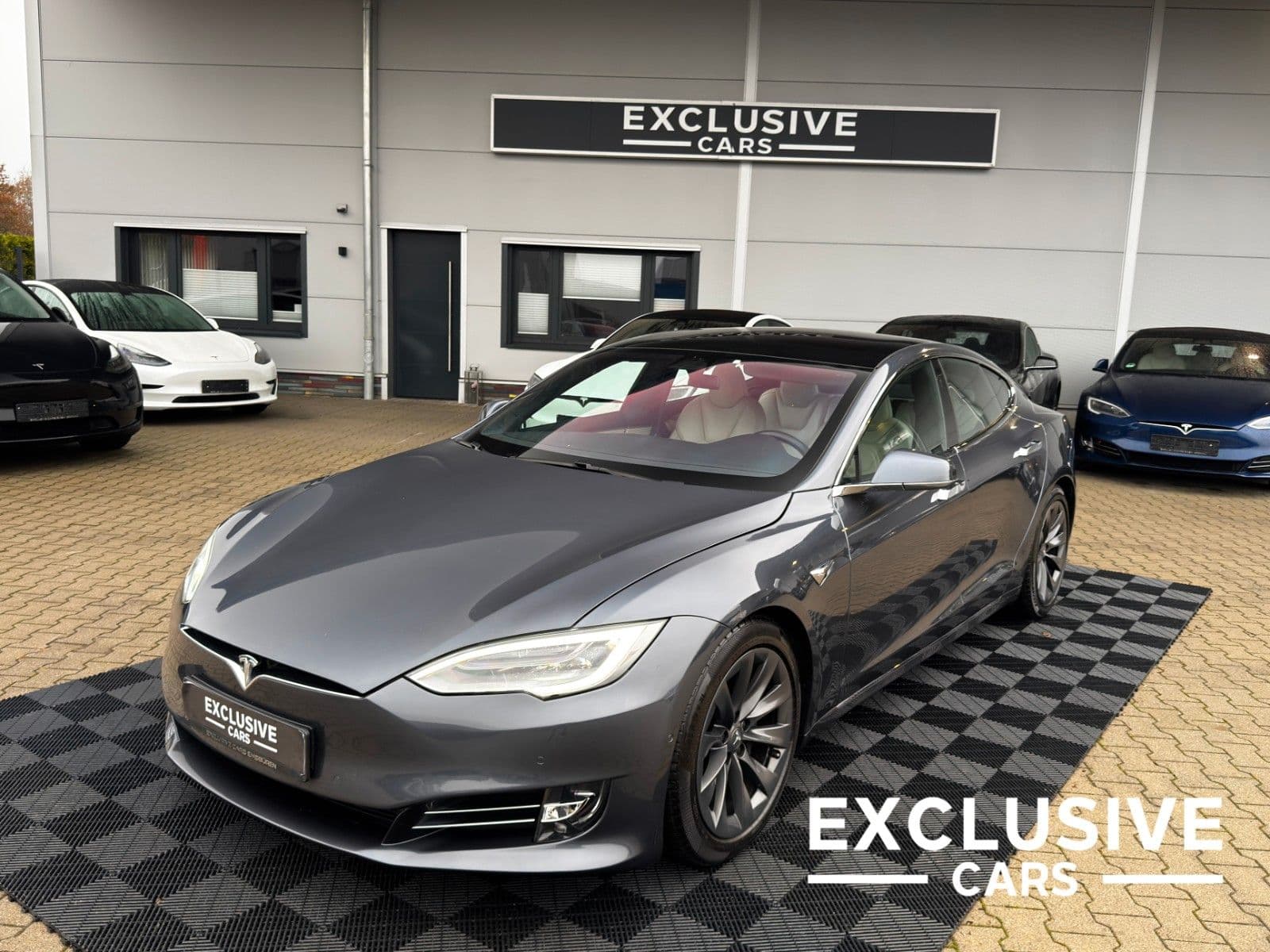 TESLA Model S - Bild 1
