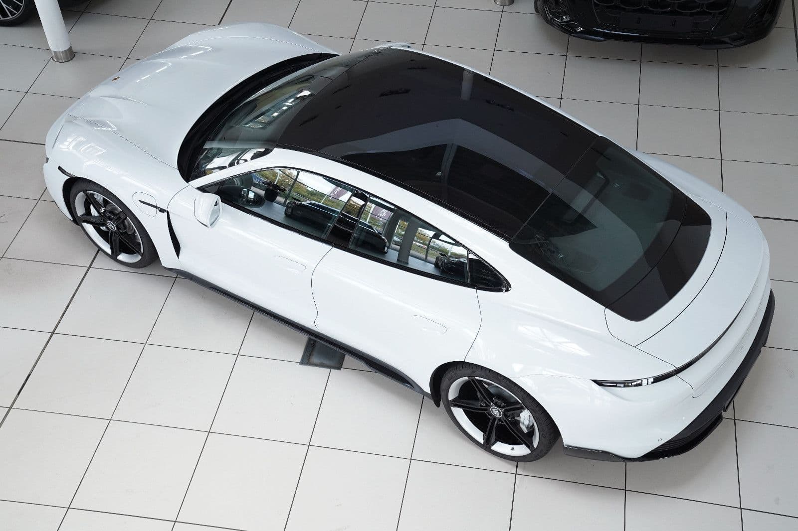 PORSCHE Taycan - Bild 1