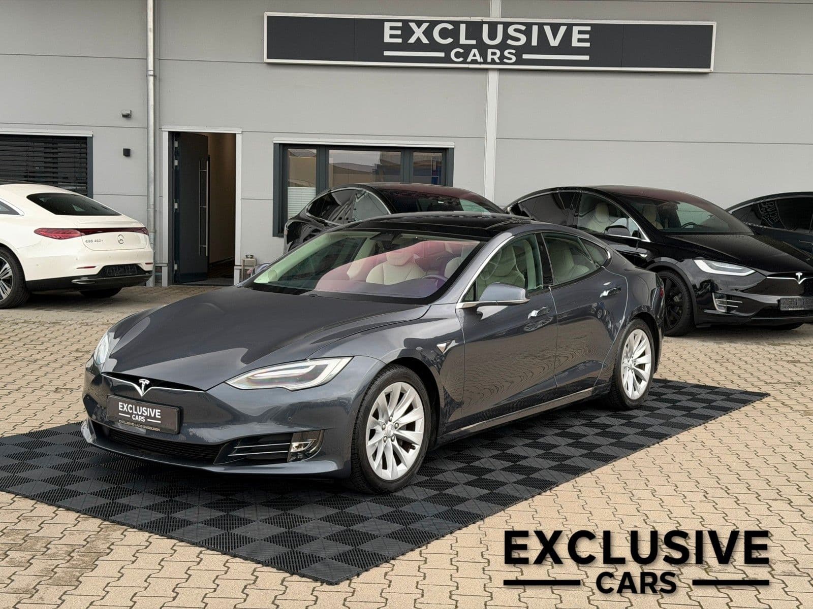 TESLA Model S - Bild 1