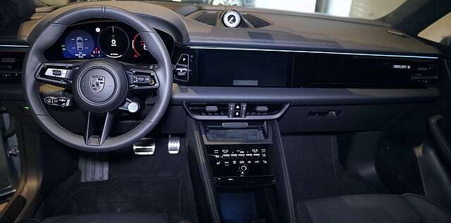 Porsche Macan Electric Turbo*Neu*0km*ACC*AHK*22*HeadUp*