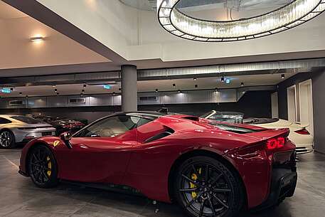 Ferrari SF90 SF90 STRADALE CARBONFELGE/LIFT/JBL-PREMIUM