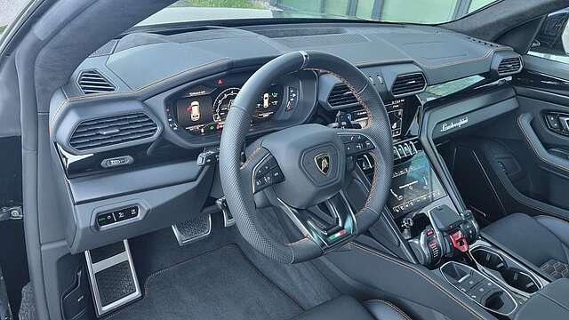 Lamborghini Urus 4.0 V8/23&apos;&apos;/Pano/HUD/Anima/360