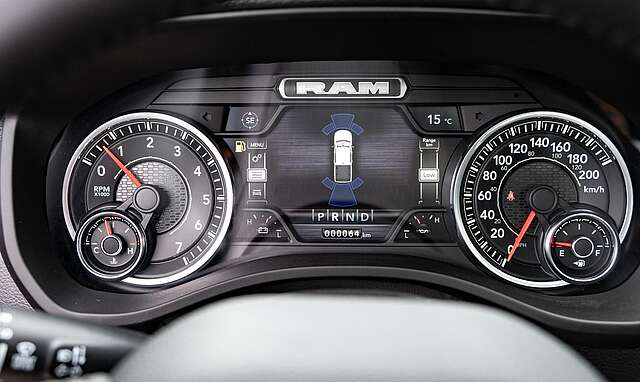 Dodge RAM Built to Serve 5,7l,4 Jahre Gar.,Sportauspuf