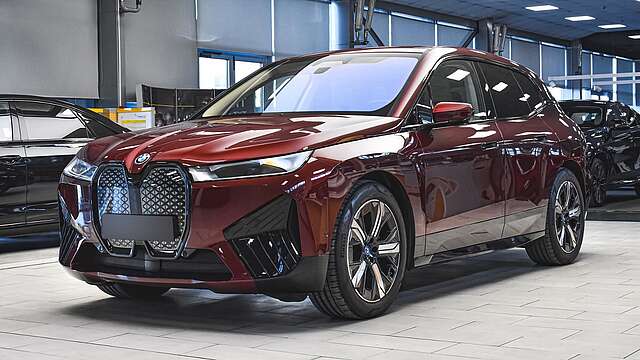 BMW iX xDrive40 Sport Luftfederung