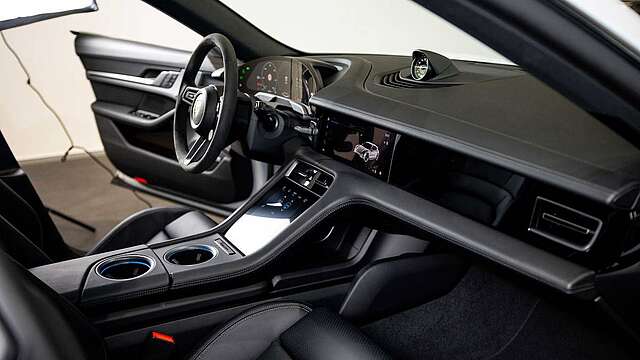 Porsche Taycan Sport Turismo*Pano*Luft*ACC*Matrix*BOSE