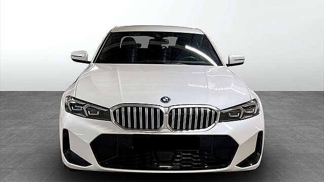 BMW 330e xDrive Sedan*M Sport*Sportsitze*LED*ACC