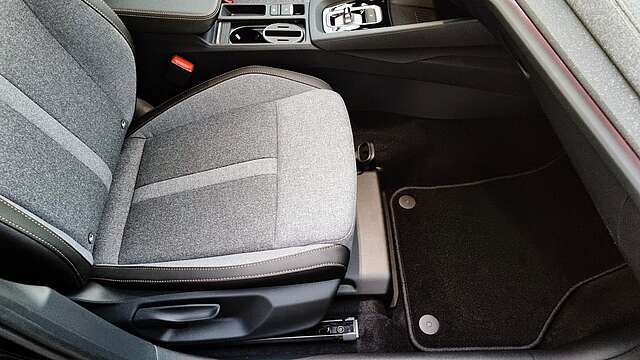 Skoda Octavia Combi 2.0 TDI DSG Select+ACC*AHK*Individ