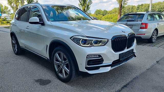 BMW X5 xD 40d xLine Luft Integral Laser Pano AHK H/K