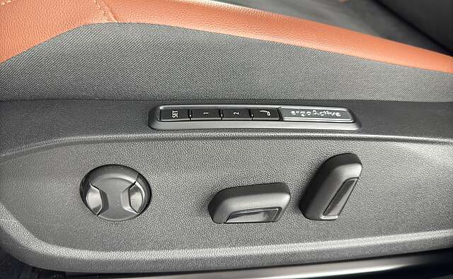 Volkswagen ID.4 Pro Performance Tech 150 kW/82 AHK ACC 360°