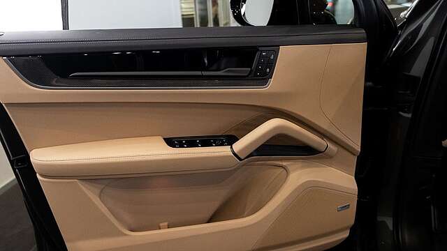Porsche Cayenne E-Hybrid*SpDesi*SpAbg*Luft*Memory*Beige