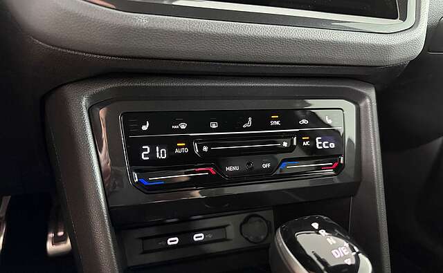Volkswagen Tiguan R-Line Matrix-LED Kamera ACC AHK Head-Up
