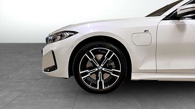BMW 330e xDrive Sedan*M Sport*Sportsitze*LED*ACC