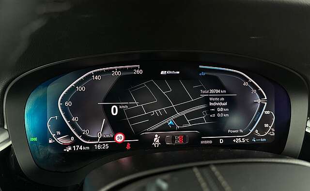 BMW 530e xDrive Kamera Pano DriveAssist HiFi LED