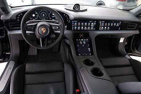 Porsche Taycan Taycan 4 S Display Pano SportDesign Vierradlenk