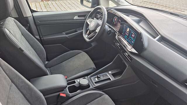 Volkswagen Caddy Maxi Style 1.5TSI DSG 7Sitze Kamera 5J-Gar