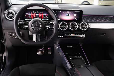 Mercedes-Benz GLB 200 GLB 200 d AMG Leder Navi LED Hagelschaden