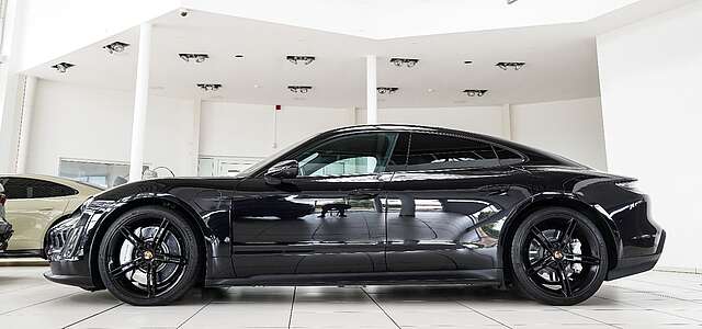 Porsche Taycan Pano Perf. Batterie LED Mission E BOSE