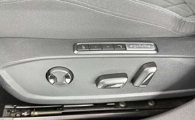 Volkswagen Golf VIII Style eHyb Pano AHK ErgoActive ACC LED