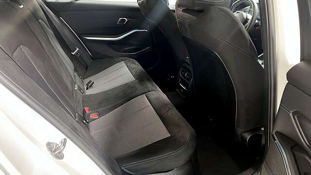 BMW 330e xDrive Sedan*M Sport*Sportsitze*LED*ACC