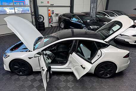 Tesla Model S MODEL S PALLADIUM MAXIMAL RANGE | PEARL | YOKE |