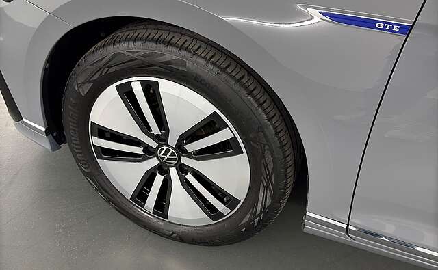 Volkswagen Passat Variant GTE Kamera AHK LED Pano ACC