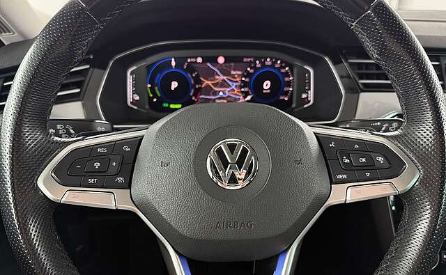 Volkswagen Passat Variant GTE Pano AHK Business ACC ErgoAct