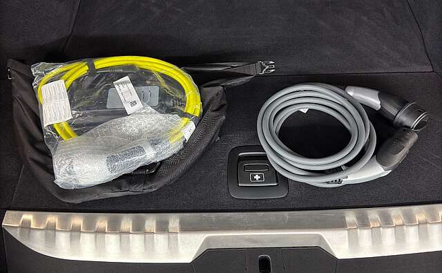 BMW 330 e xDrive M Sport HUD Pano H/K DriveAssist