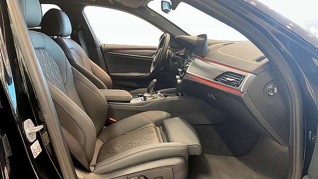 BMW 530d 5 Touring xDrive M Sport*HarmanKardon*HUD